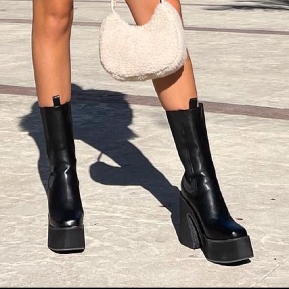 chunky black platform boots by nastygal